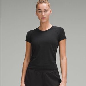 Lululemon Swiftly Tech Short Sleeve 2.0 in Black